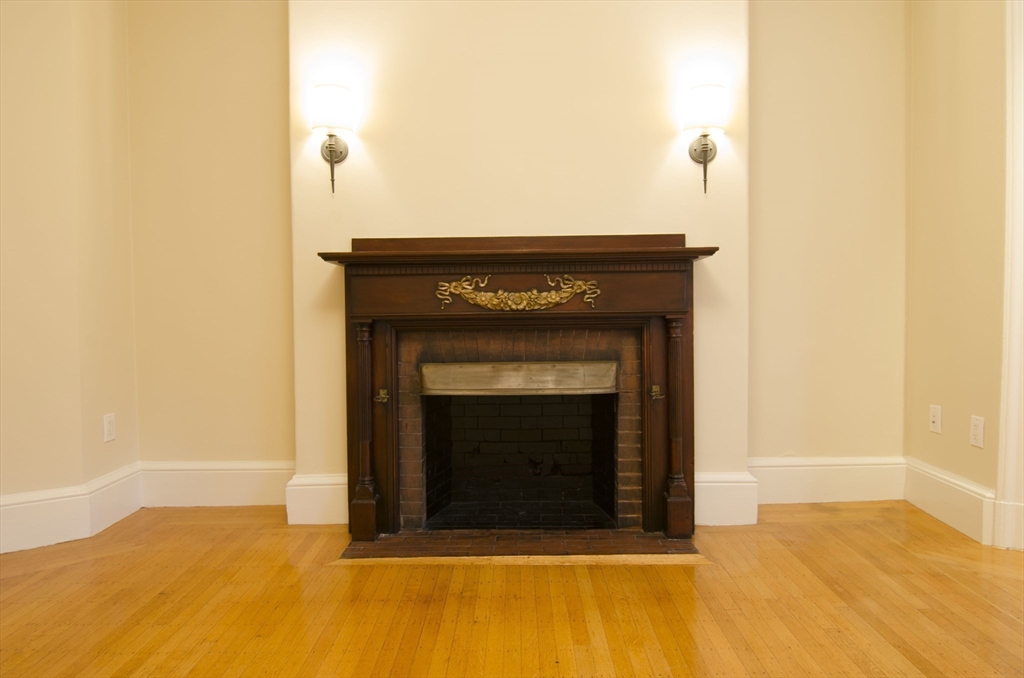 404 Marlborough St, Back Bay