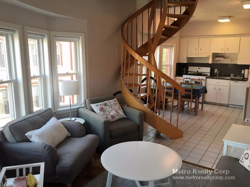 5 Davis Ave, Brookline Village