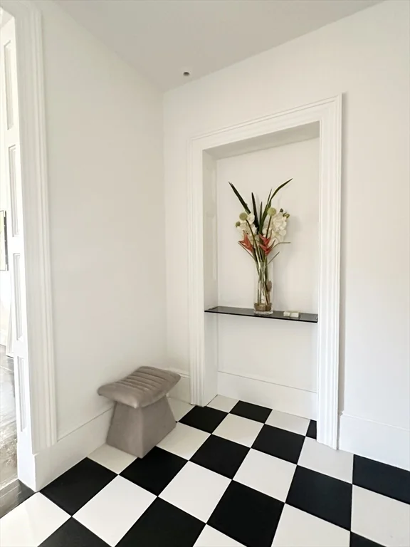 17 Gloucester St, Back Bay