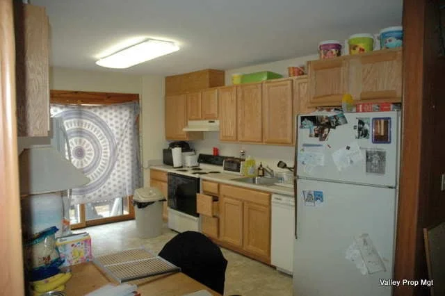 1381 South East St, Amherst