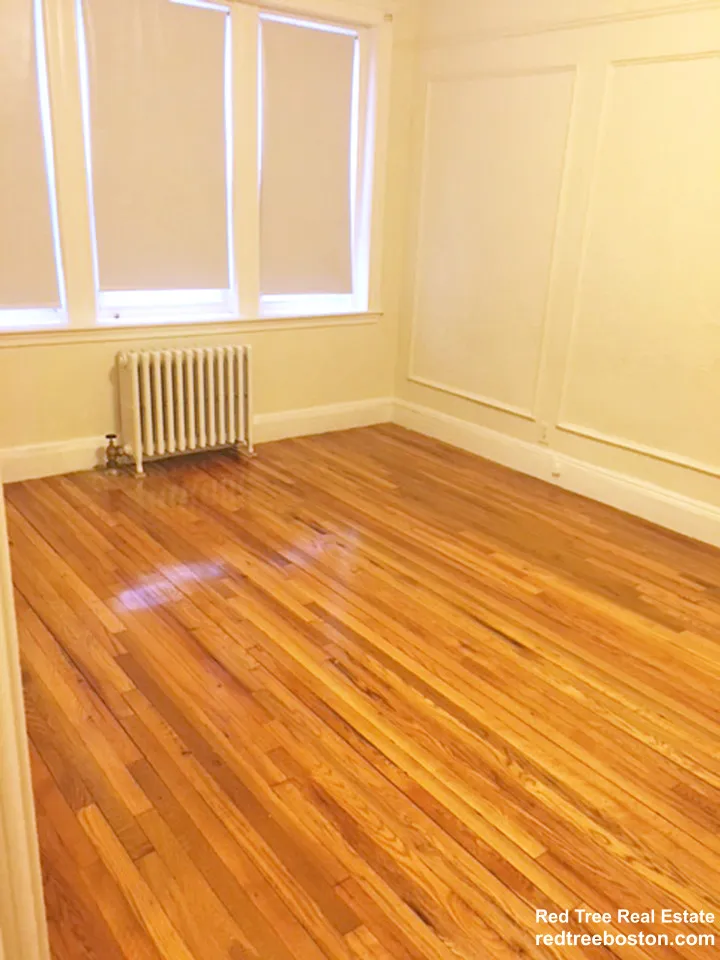 1687 Commonwealth Ave, Brighton