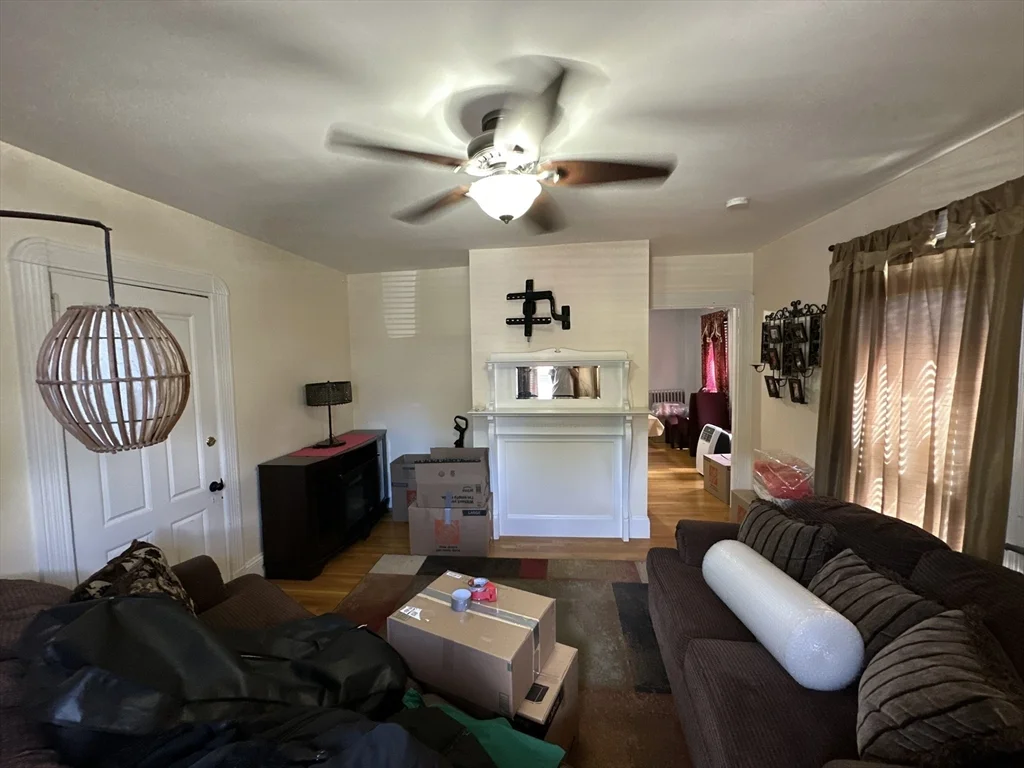 158 Neponset Ave, Dorchester