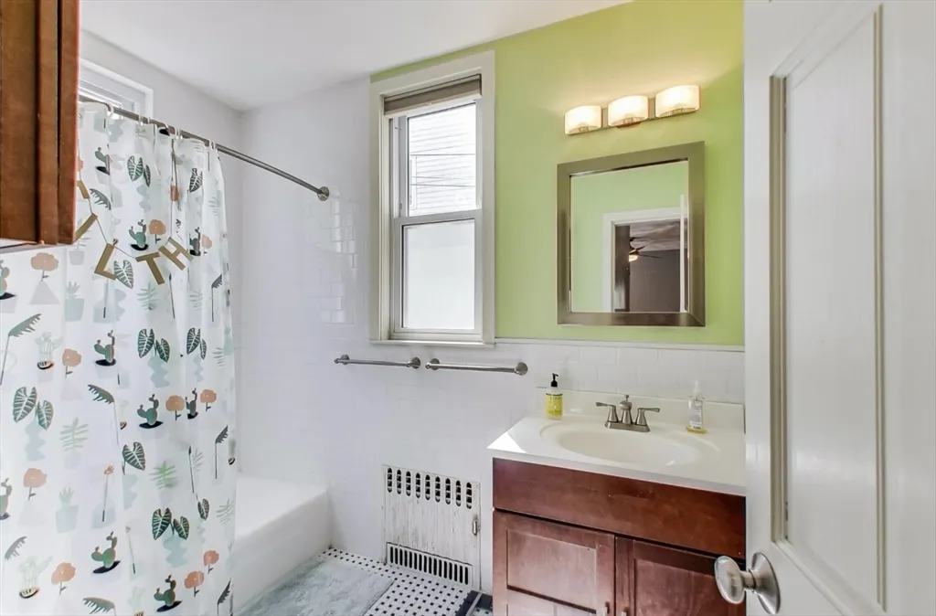 16 Cypress St, Spring Hill