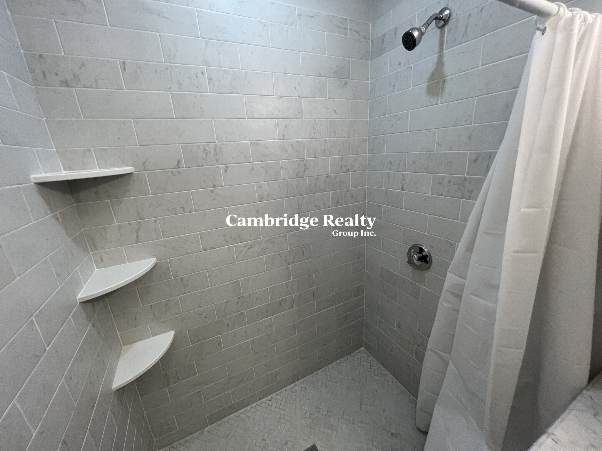 372 Oxford St, Ward Two