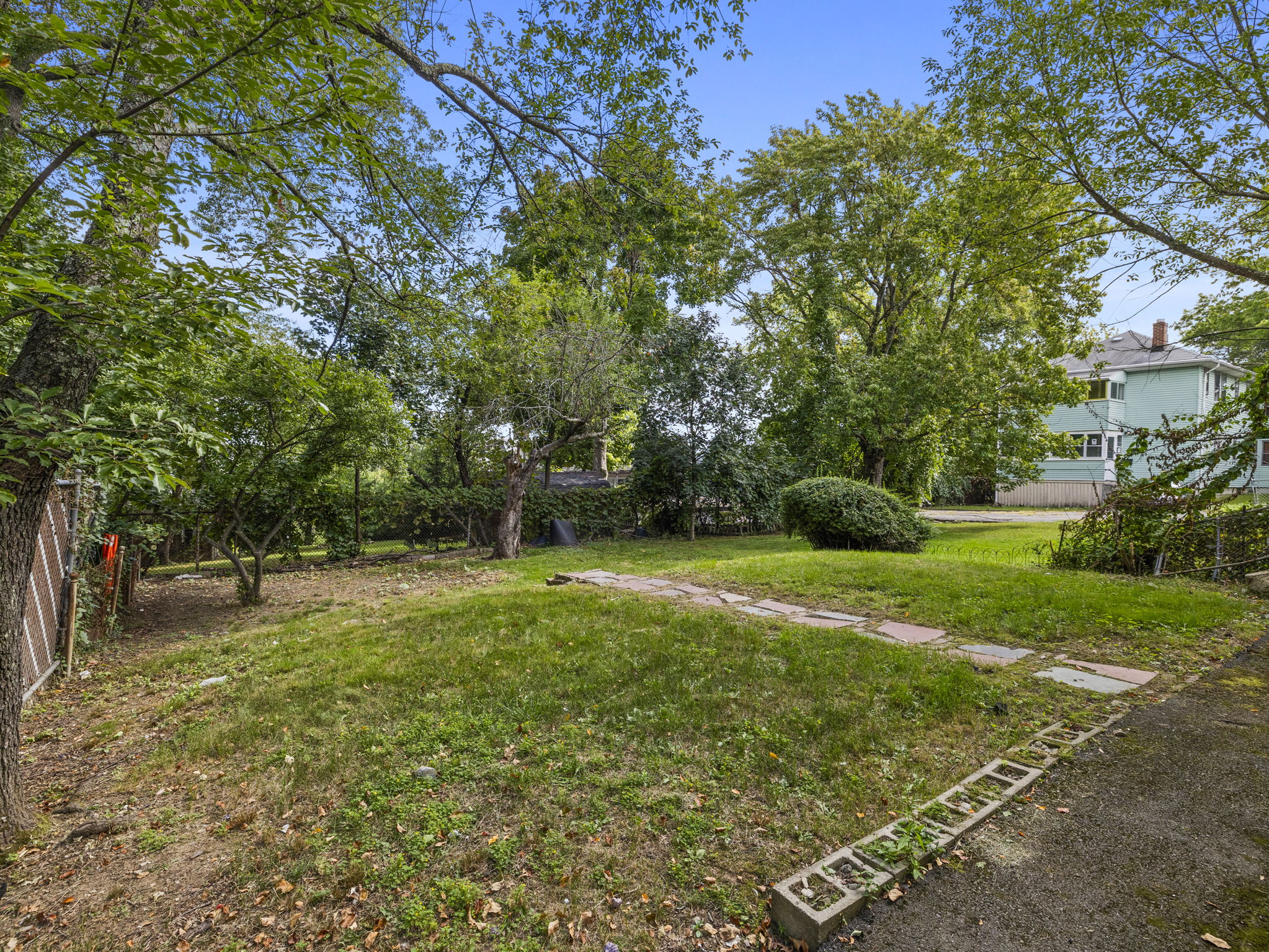 17 Tesla Ave, Medford