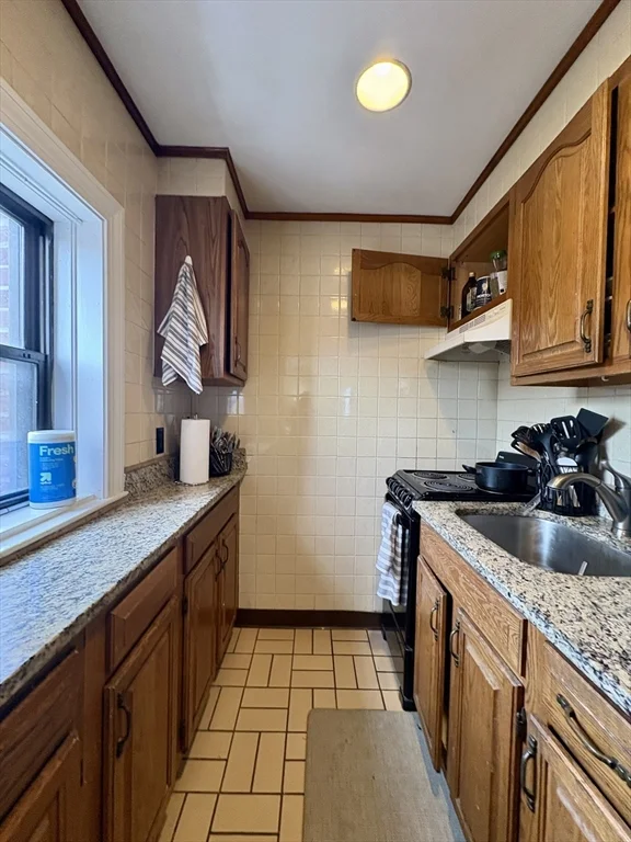 914 Beacon St, Fenway