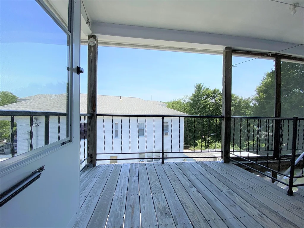 1 Overland St, Fitchburg