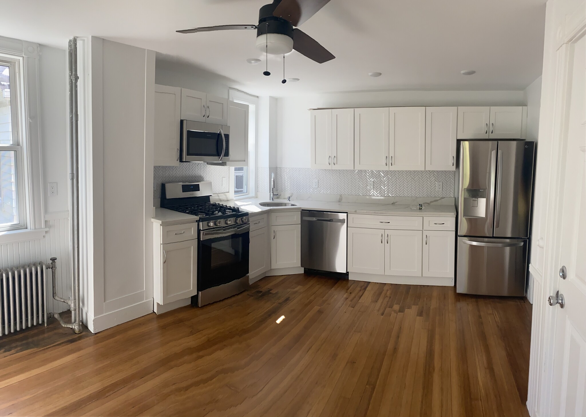 3 bed, 2 bath apartment for rent at 79 Brook S T Unit 3R, Brookline Village — photo 1 of 4