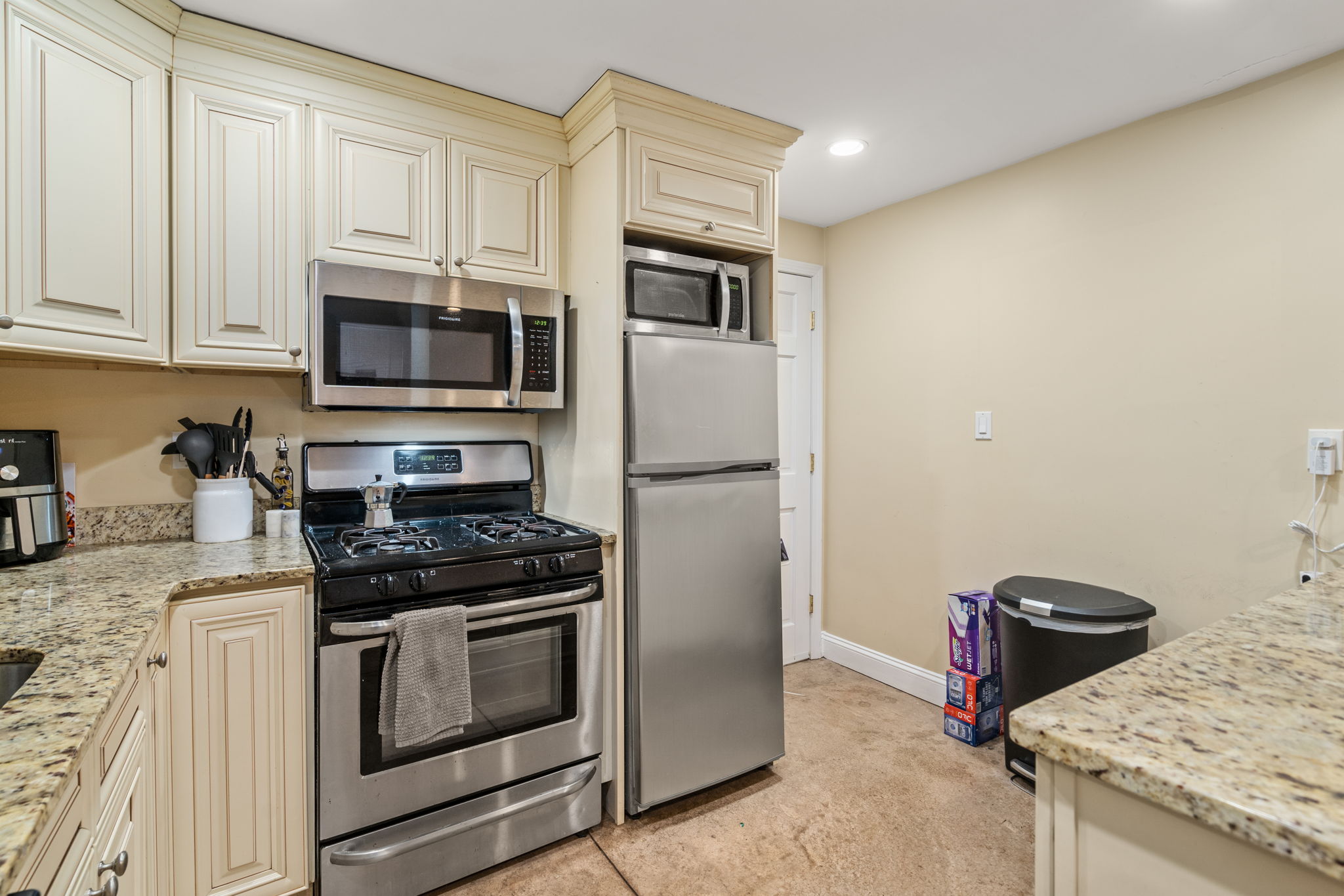 2 bed, 1 bath apartment for rent at 79 Foster St Unit B, Brighton — photo 1 of 15
