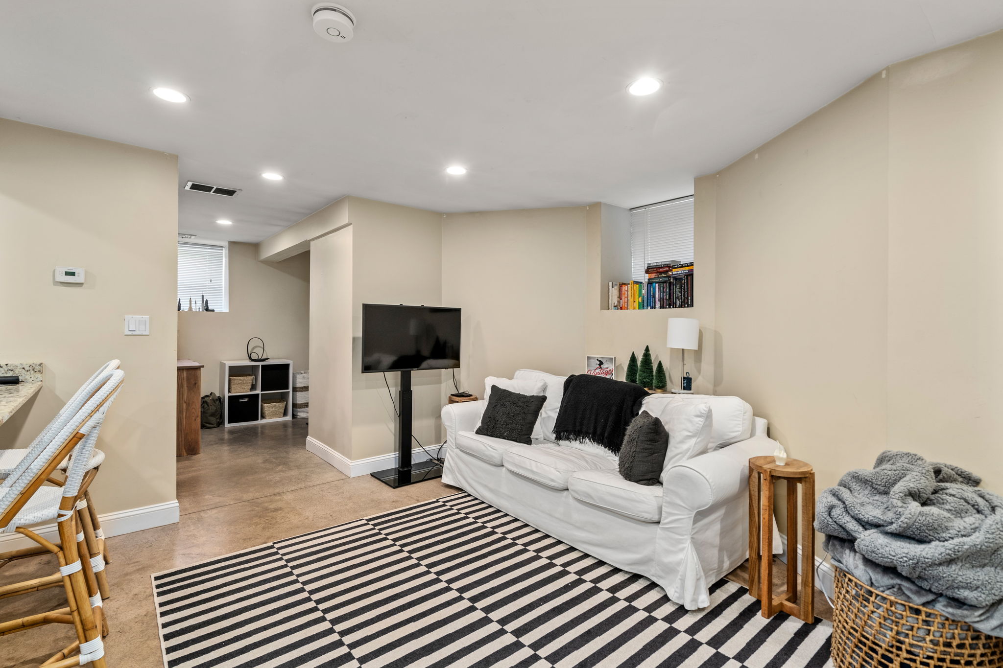 2 bed, 1 bath apartment for rent at 79 Foster St Unit B, Brighton — photo 5 of 15