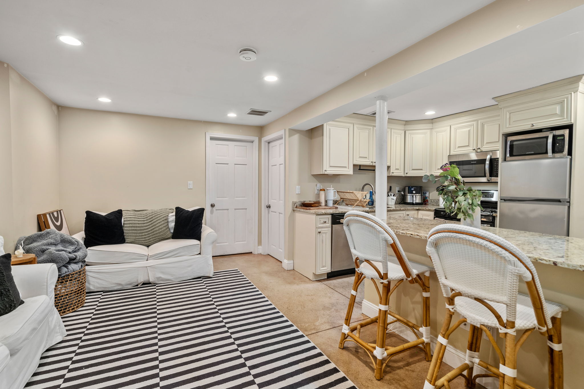 2 bed, 1 bath apartment for rent at 79 Foster St Unit B, Brighton — photo 6 of 15