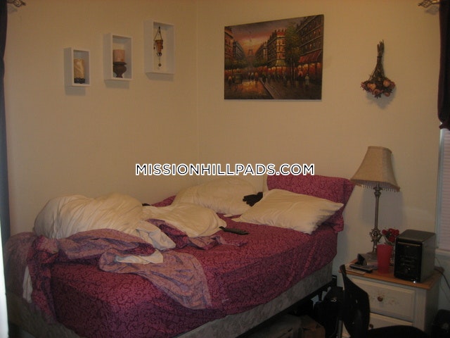 3 bed, 1 bath apartment for rent at 34 Darling St Unit U1, Mission Hill — photo 8 of 44