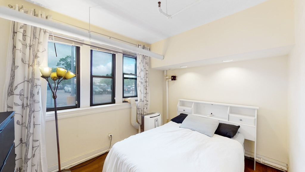 137 Peterborough St, Fenway