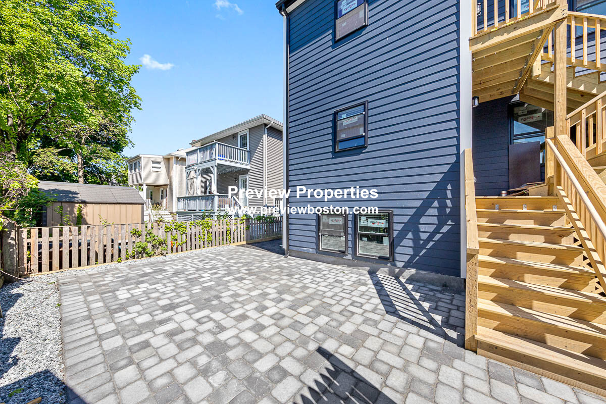 70 Stanley Ave, South Medford