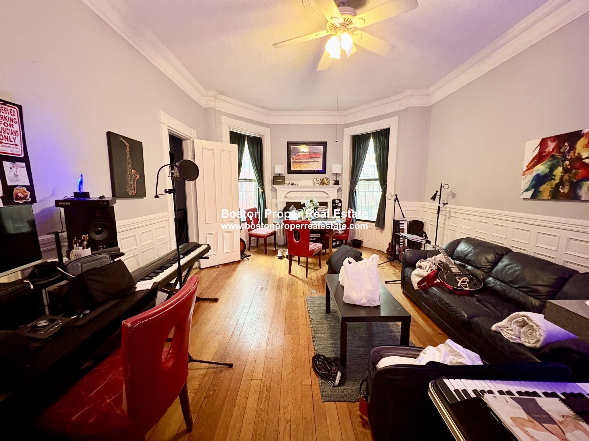 290 Newbury St, Back Bay