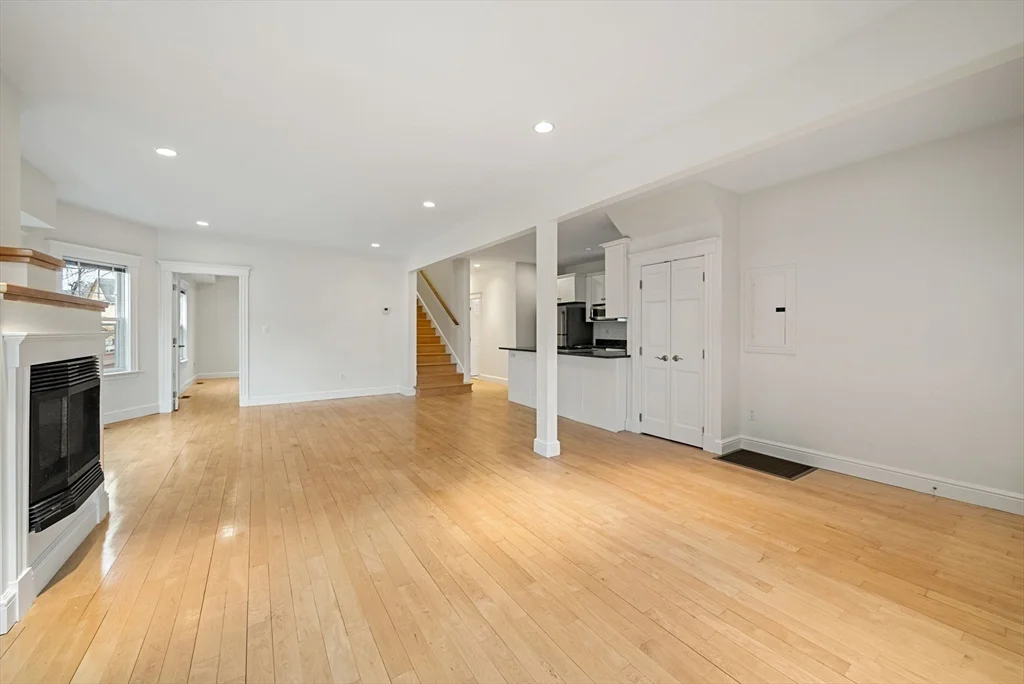 2536 Massachusetts Ave, North Cambridge