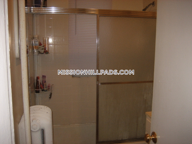 3 bed, 1 bath apartment for rent at 34 Darling St Unit U1, Mission Hill — photo 9 of 44
