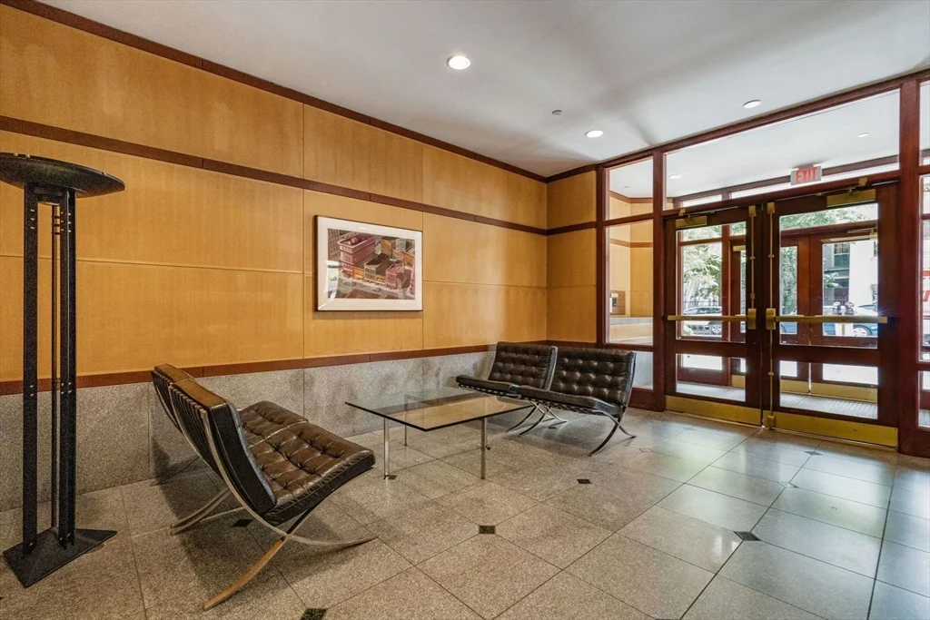 931 Massachusetts Ave, Harvard Square