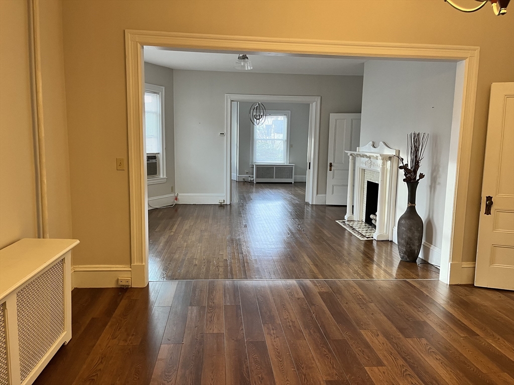 986 Plymouth Ave, Fall River