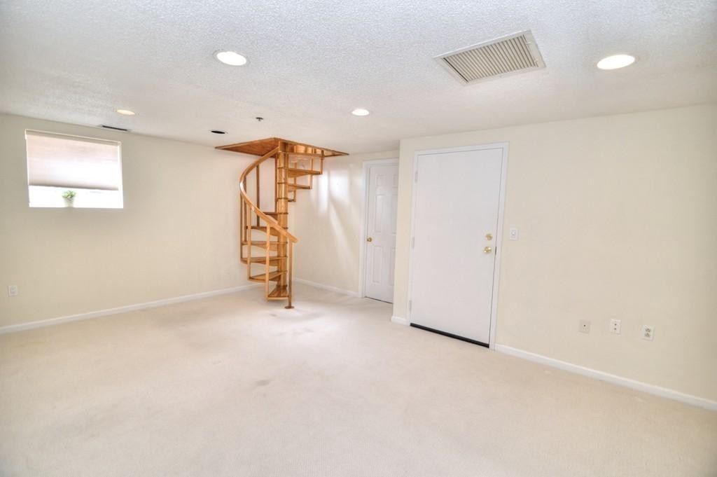 21 Main St, Charlestown