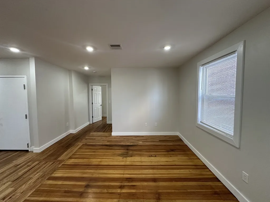 34-36 Abbotsfield St, Roxbury