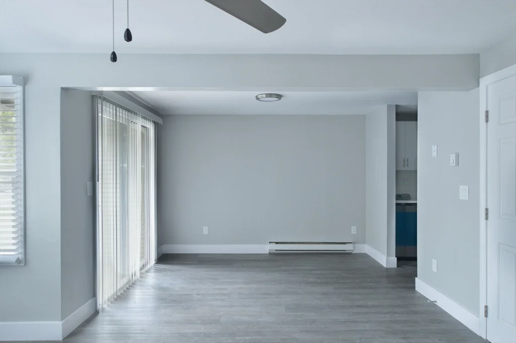 1049 Pleasant St, New Bedford