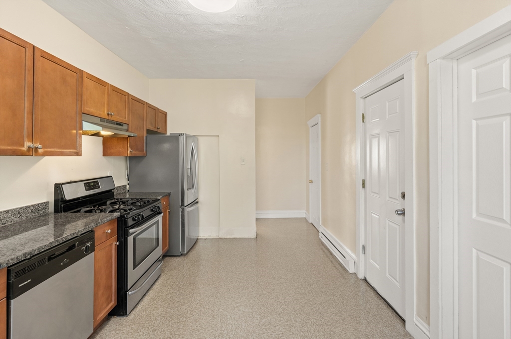 86 Winthrop St, Roxbury