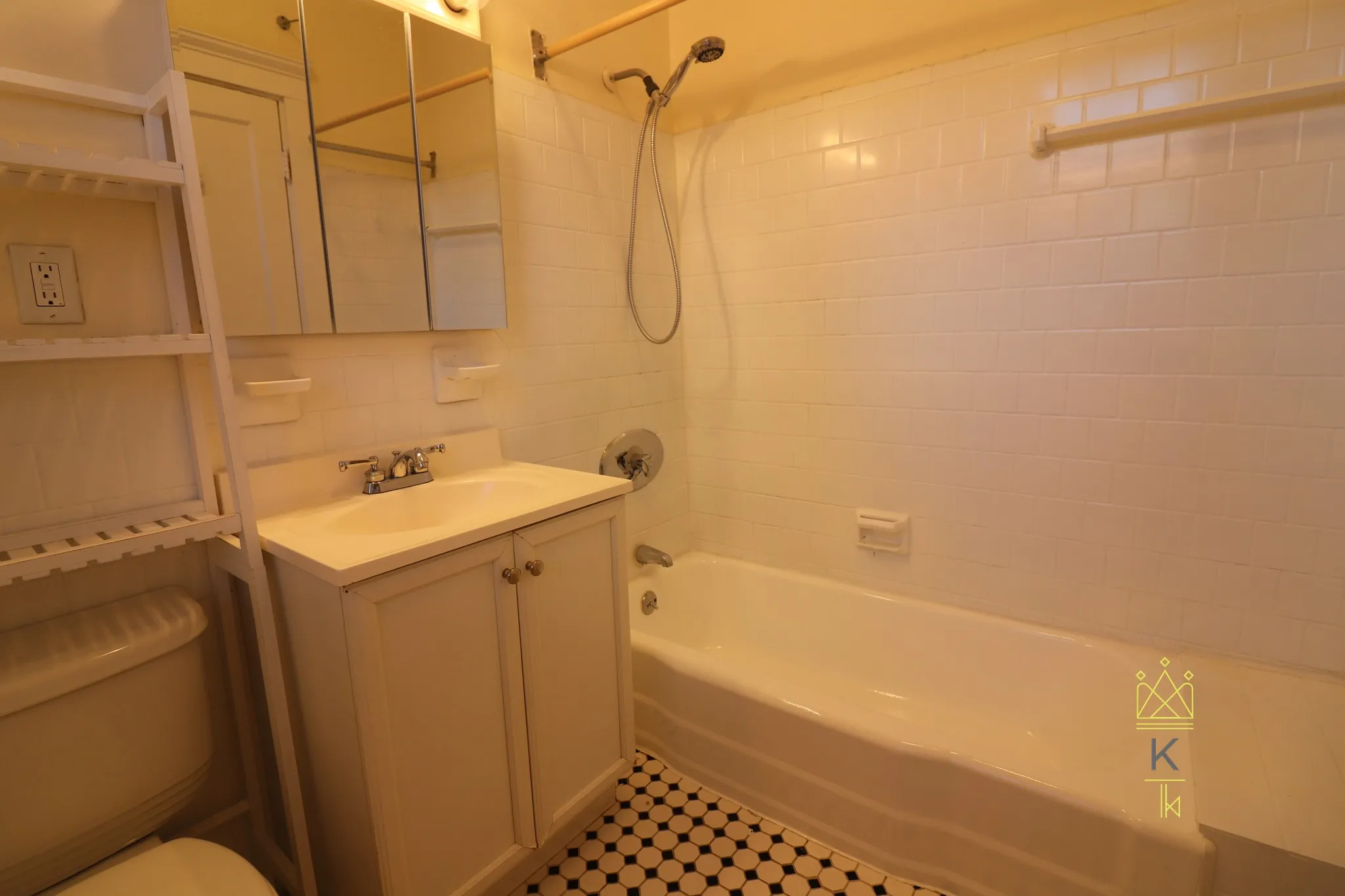 1961 Commonwealth Ave, Brighton