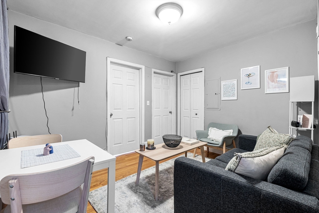 115 Salem St, North End