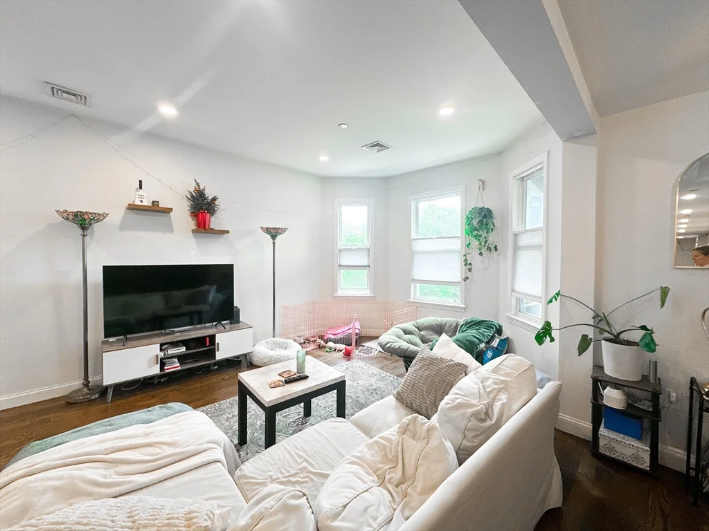 77 Torrey St, Dorchester
