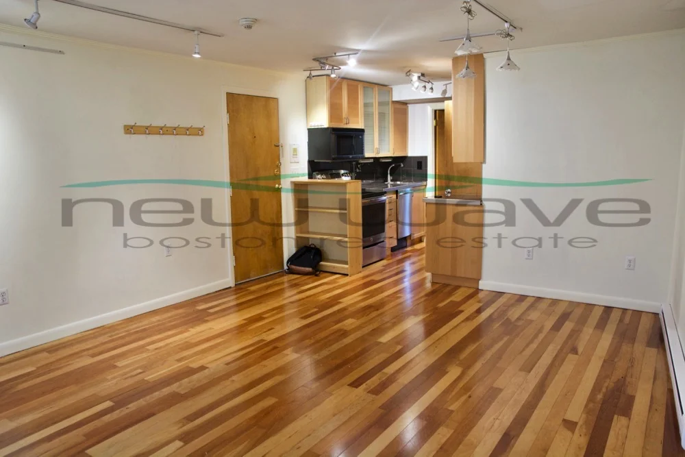 702 Massachusetts Ave, South End