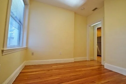 73 Thatcher St, Coolidge Corner