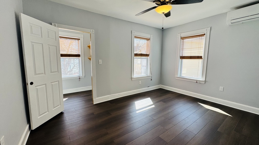 16 Hopkins St, Dorchester