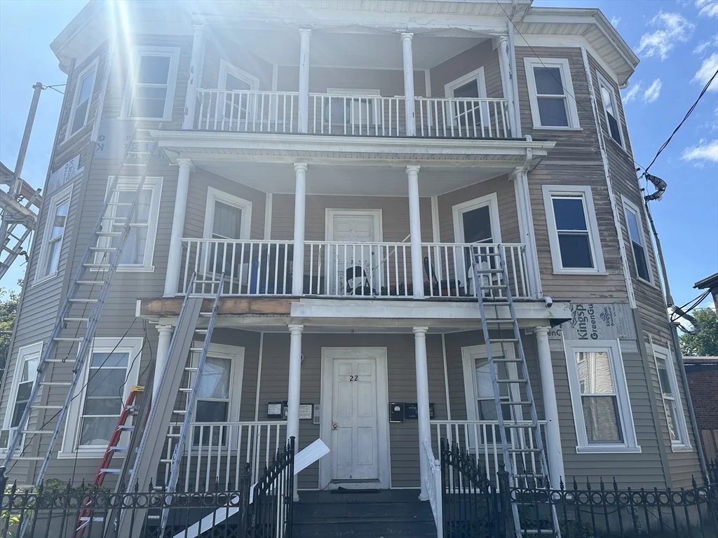22 Intervale, Brockton