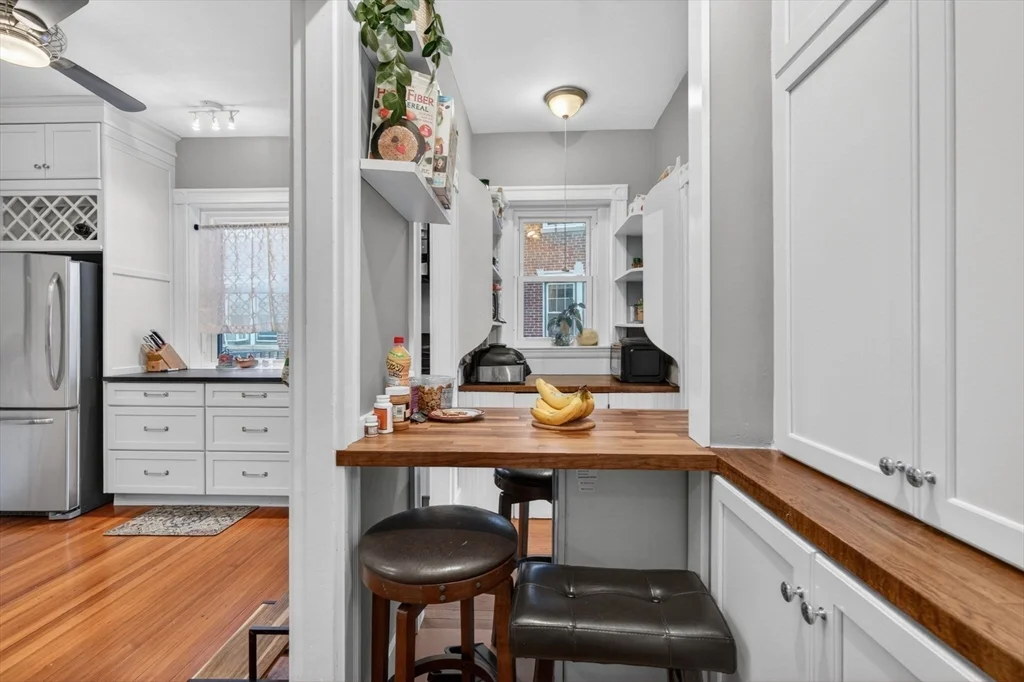 17 Park Vale, Coolidge Corner