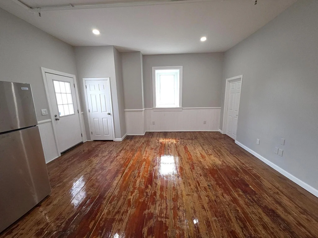 5 Beacon St, Clinton