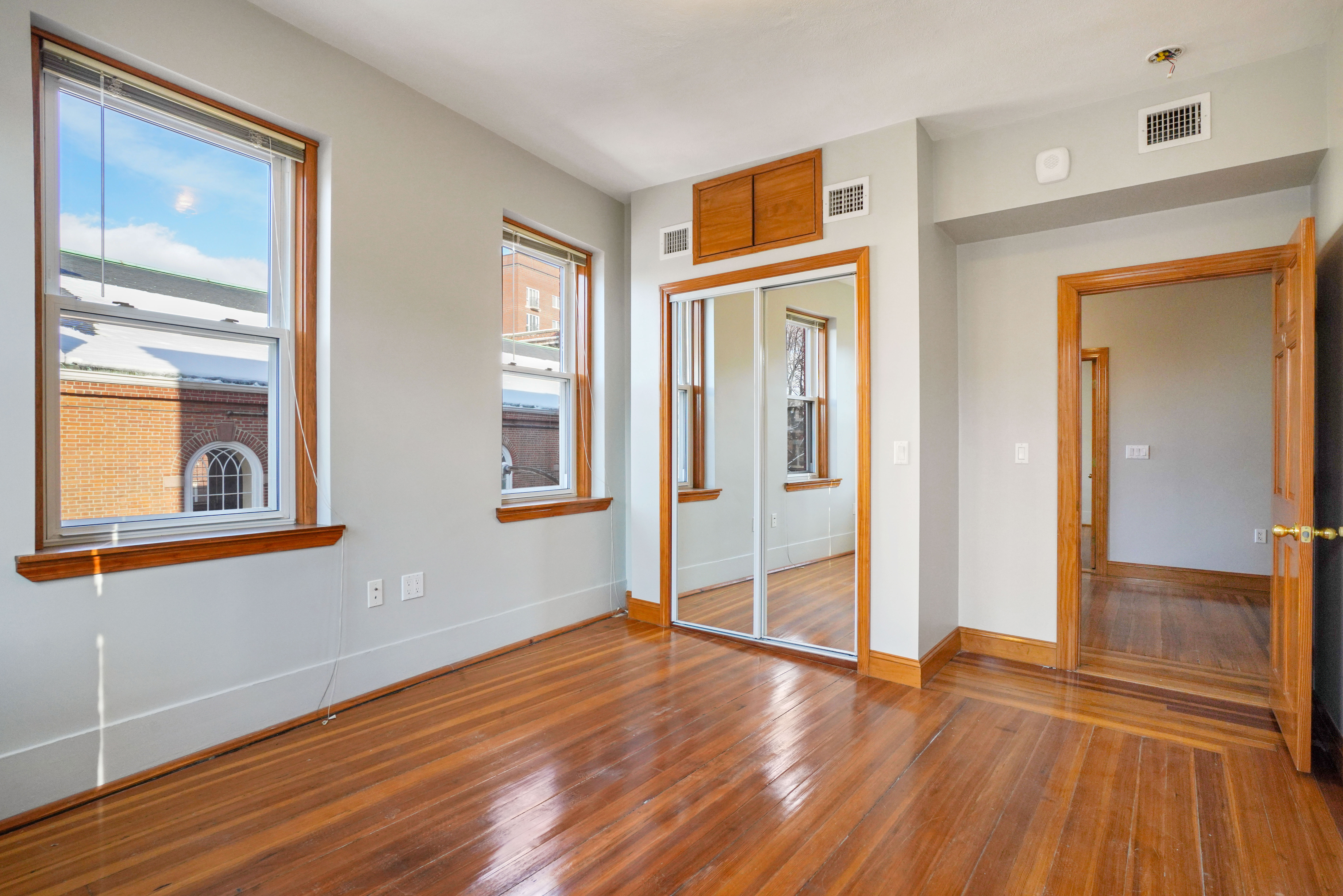 3.5 bed, 1 bath apartment for rent at 391 Hanover St Unit 3, North End — photo 9 of 17