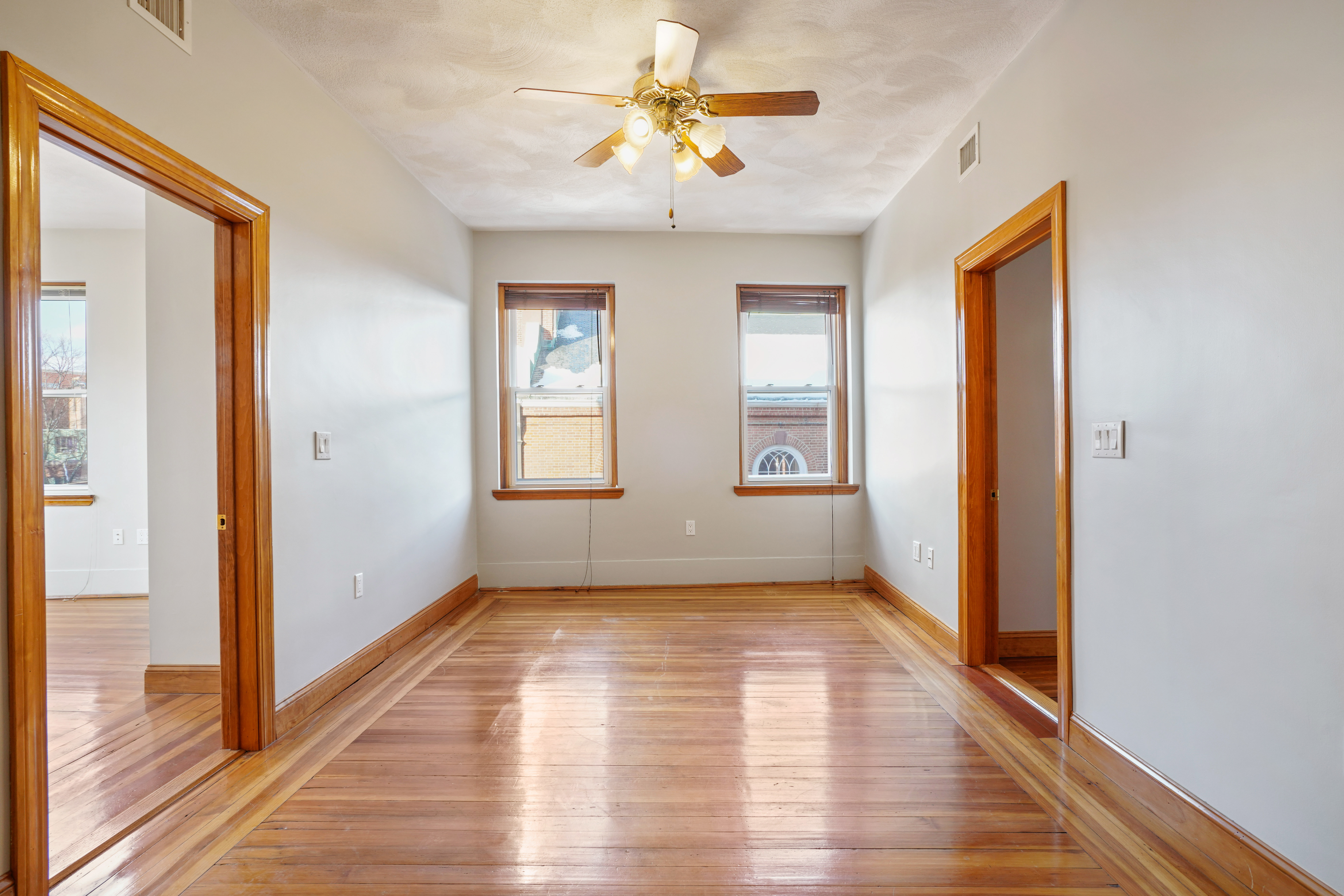 3.5 bed, 1 bath apartment for rent at 391 Hanover St Unit 3, North End — photo 2 of 17