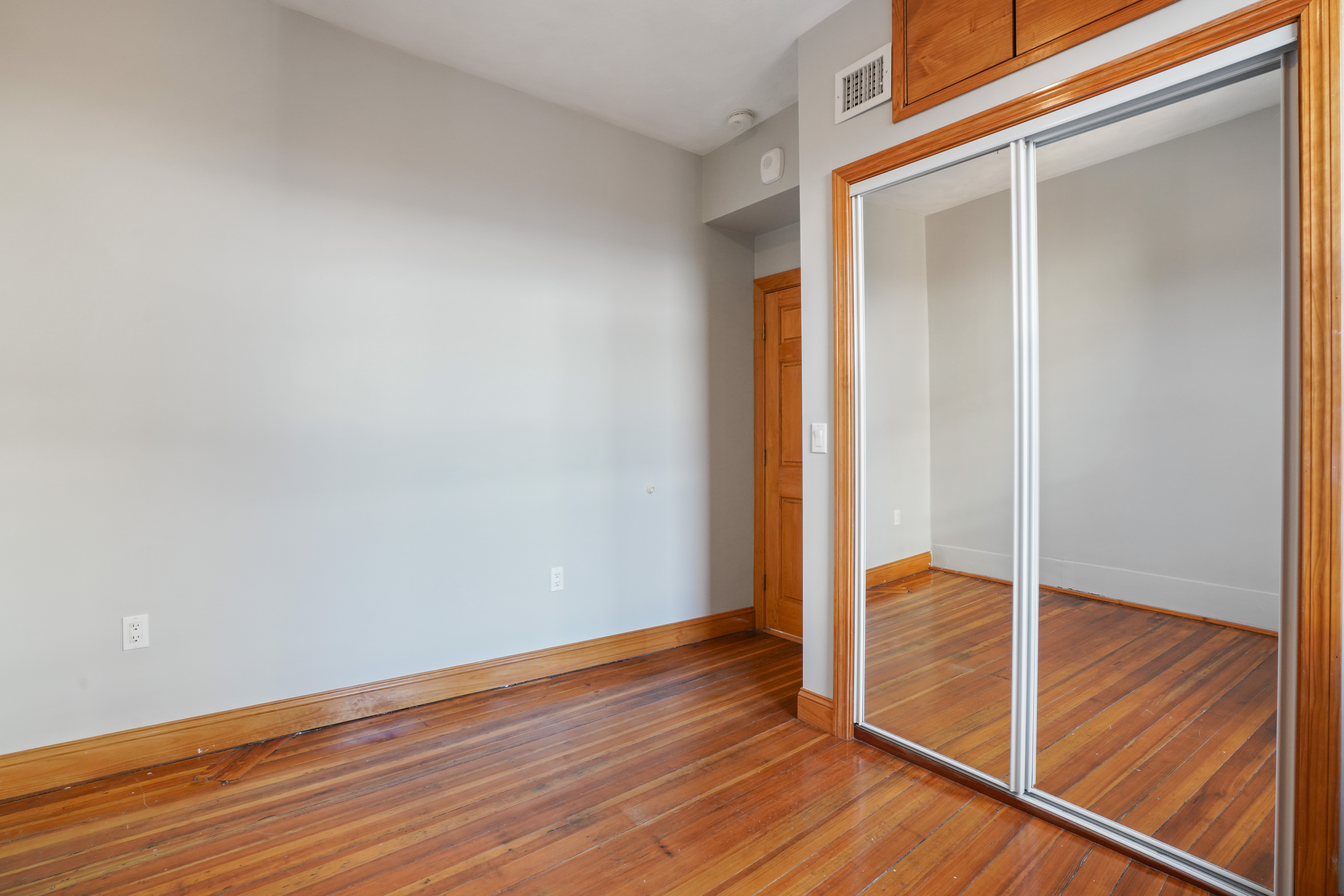 3.5 bed, 1 bath apartment for rent at 391 Hanover St Unit 3, North End — photo 11 of 17