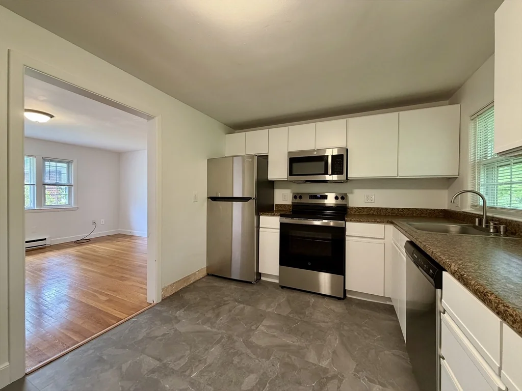 15 Park Ave, Foxboro