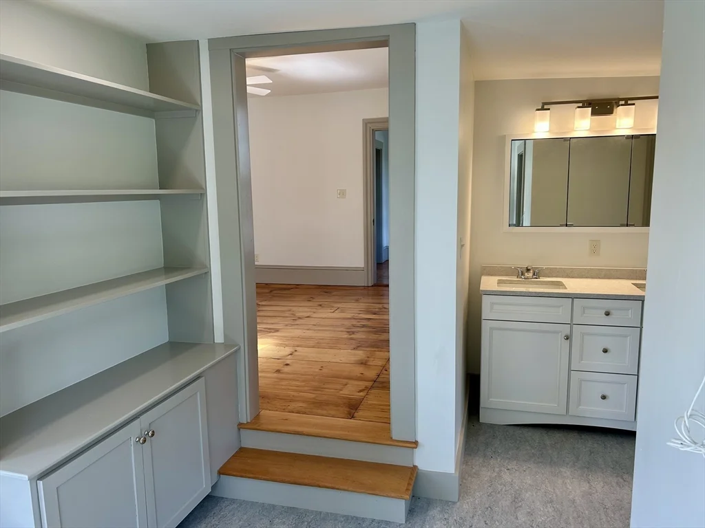831 Lexington Rd, Concord