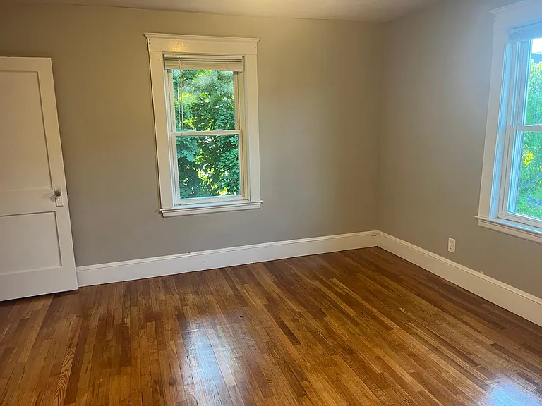 11 Nathan Rd, West End