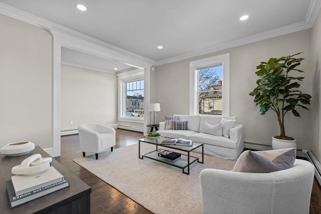 62 Chestnut St, Saugus