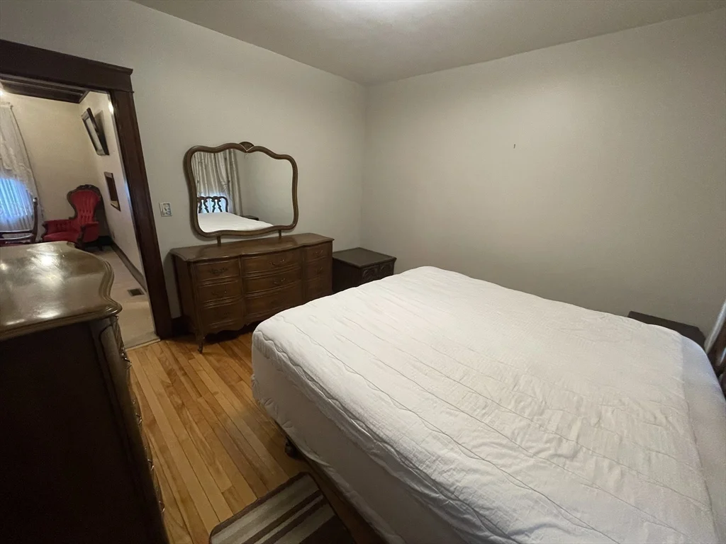 51 Richmond Ave, West Side