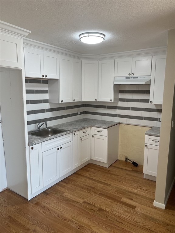 44 Maple St, Hyde Park