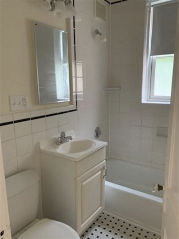 38 Kilsyth Rd, Salisbury Road - Corey Farm