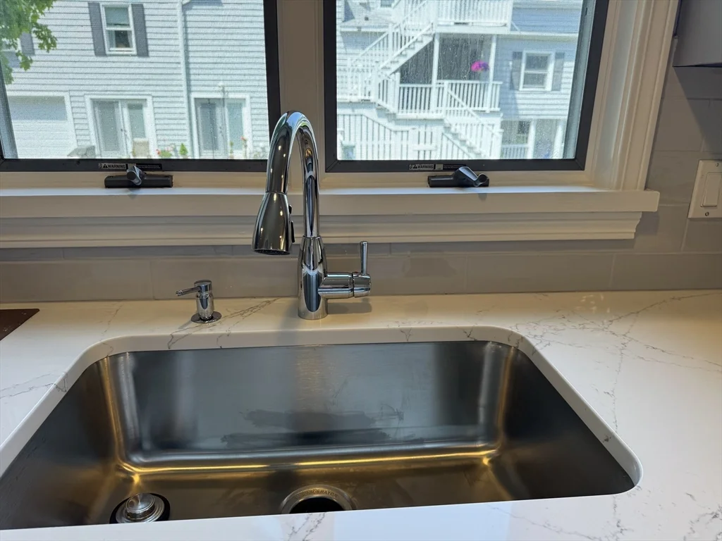 23-25 Bates Rd, Swampscott