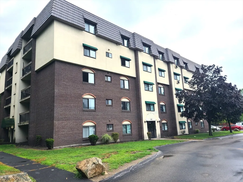 566 Washington St, Weymouth