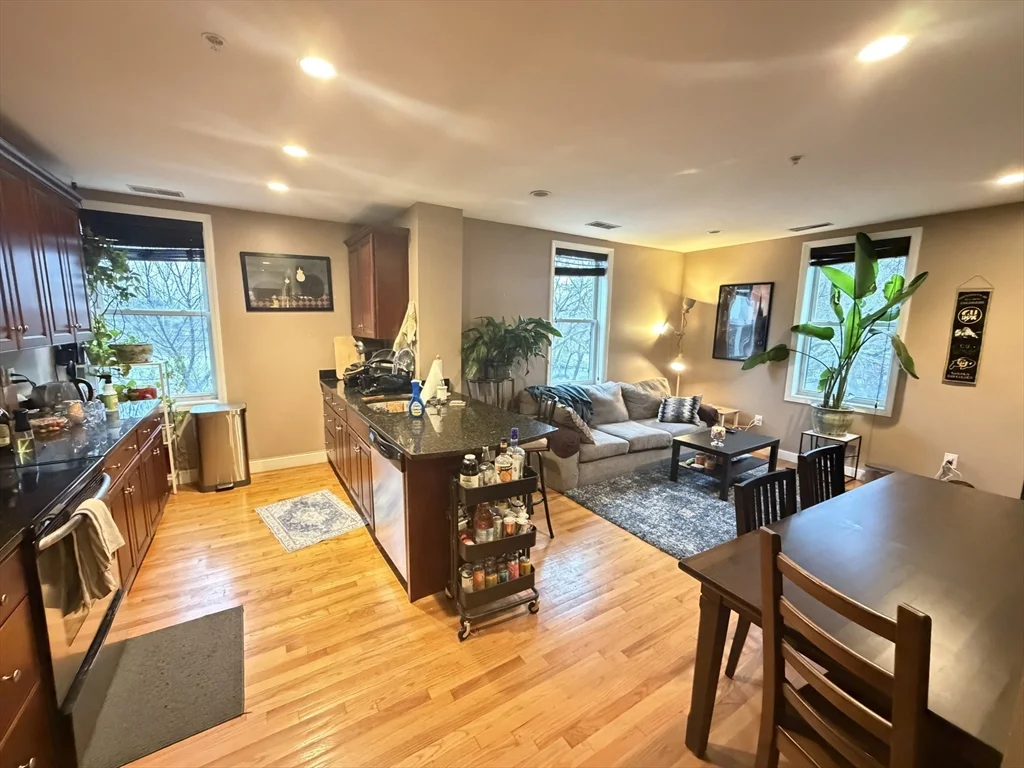 100 Fellsway West, Winter Hill