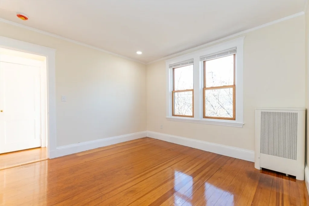 81 Cushing Ave, Belmont